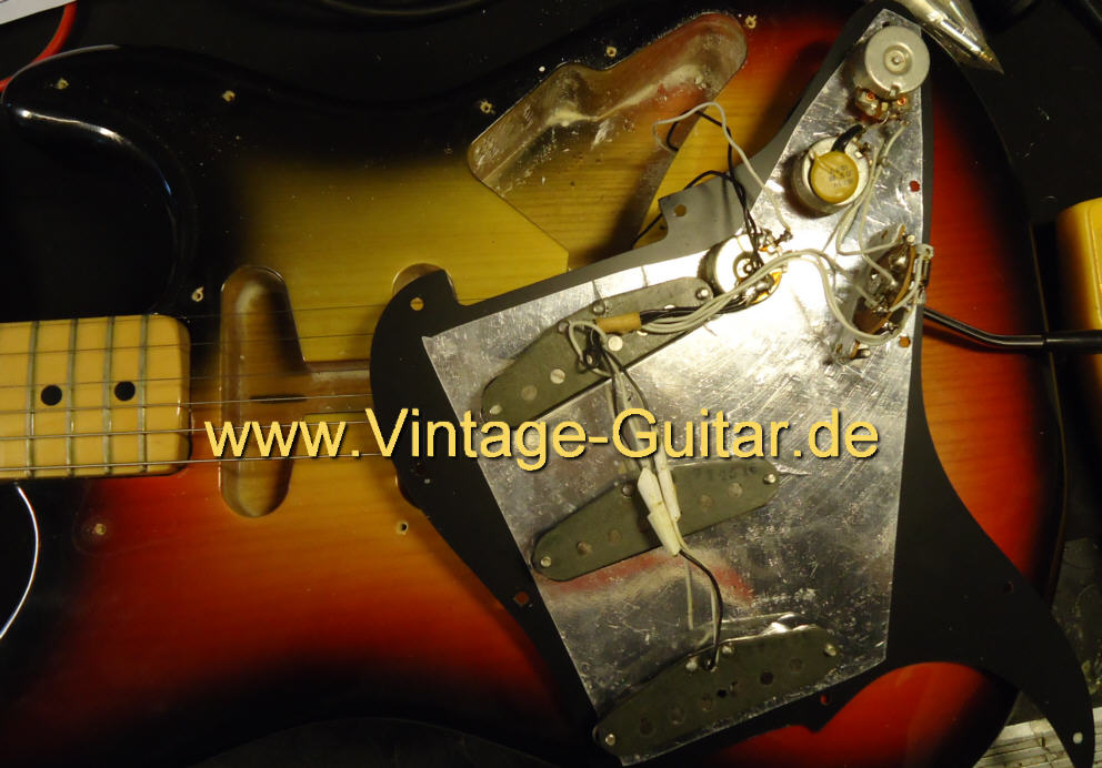 Fender Stratocaster 1977 sb e.jpg